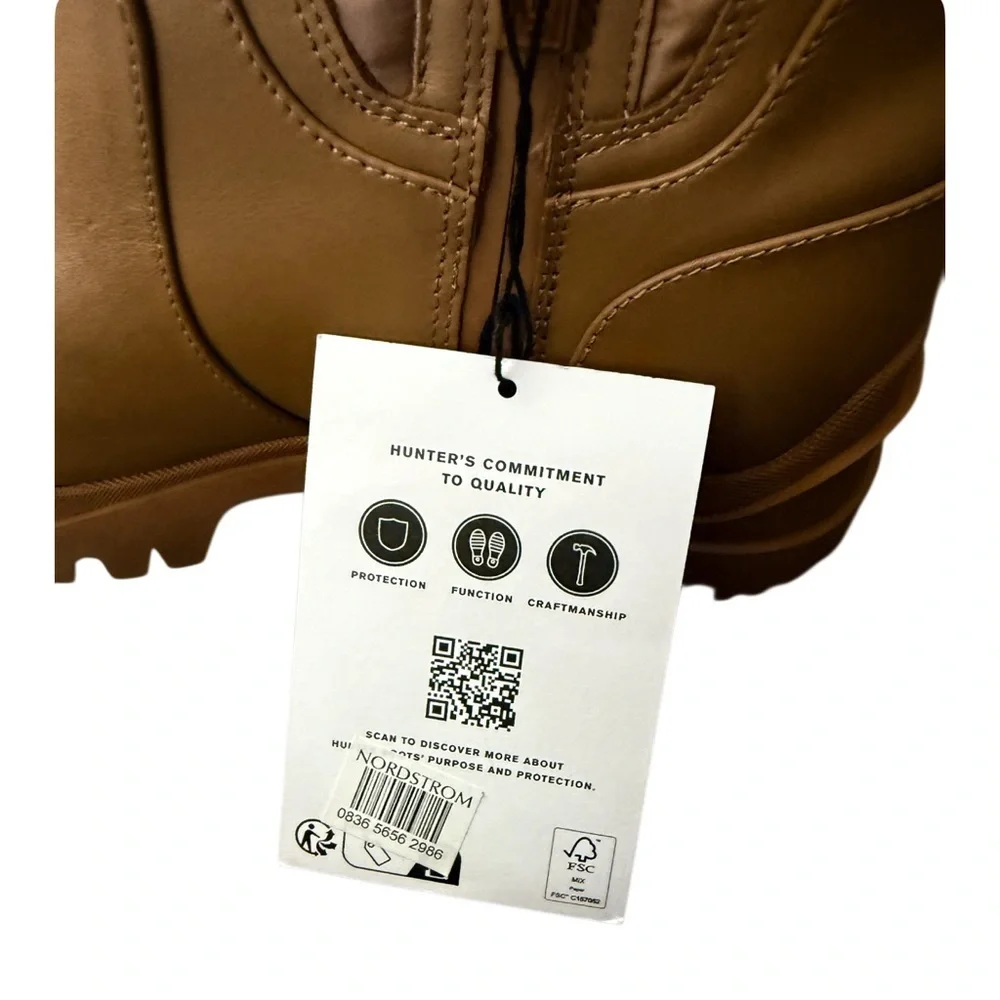 Hunter Women’s Tall Tan Waterproof Rain Boots NWT Size 7
